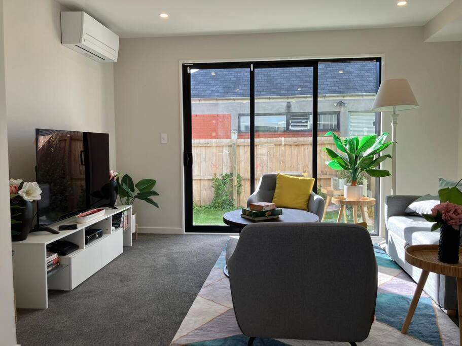 2-Bedroom Ensuite, Close To City, Comfortable, Accessible With Own Parking Christchurch Dış mekan fotoğraf