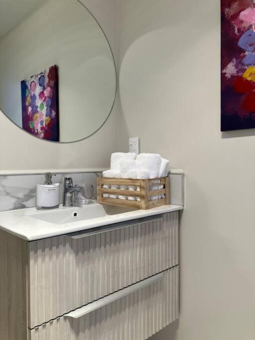 2-Bedroom Ensuite, Close To City, Comfortable, Accessible With Own Parking Christchurch Dış mekan fotoğraf