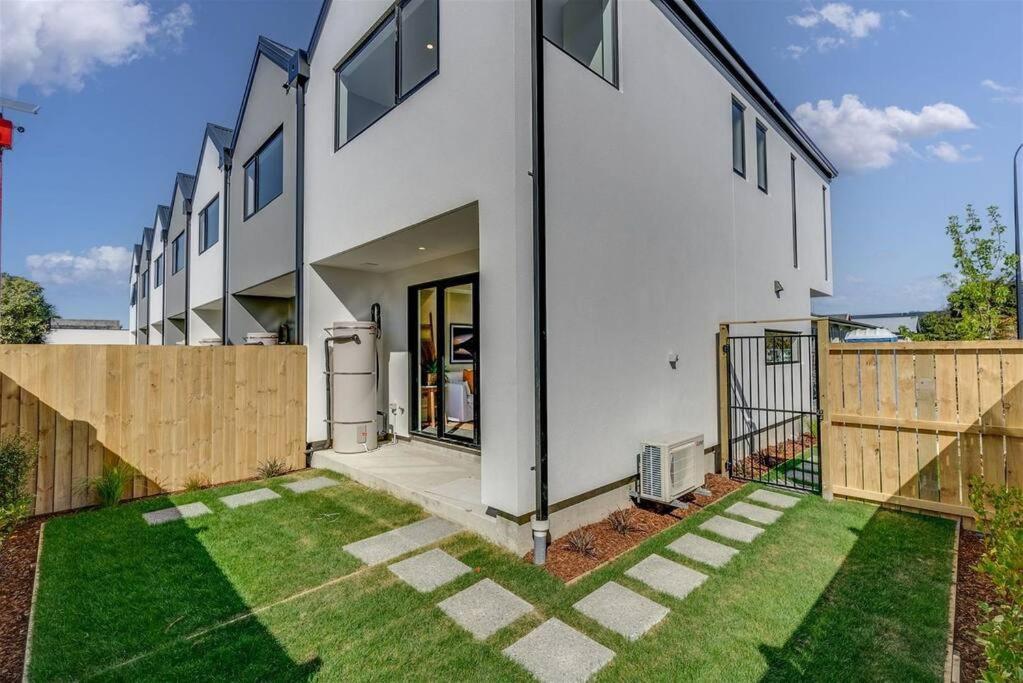 2-Bedroom Ensuite, Close To City, Comfortable, Accessible With Own Parking Christchurch Dış mekan fotoğraf